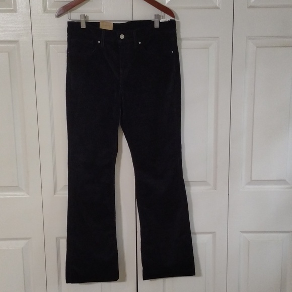 Levi's Denim - Corduroy 315 Shaping Boot cut mid Rise Size 31/30 black